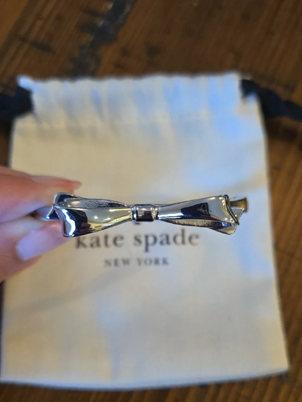 kate spade silver bow hinged bangle bracelet